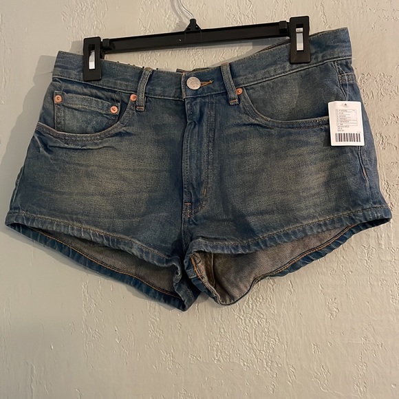 NWT BDG Essential Mid Rise Denim Short - Picture 3 of 11